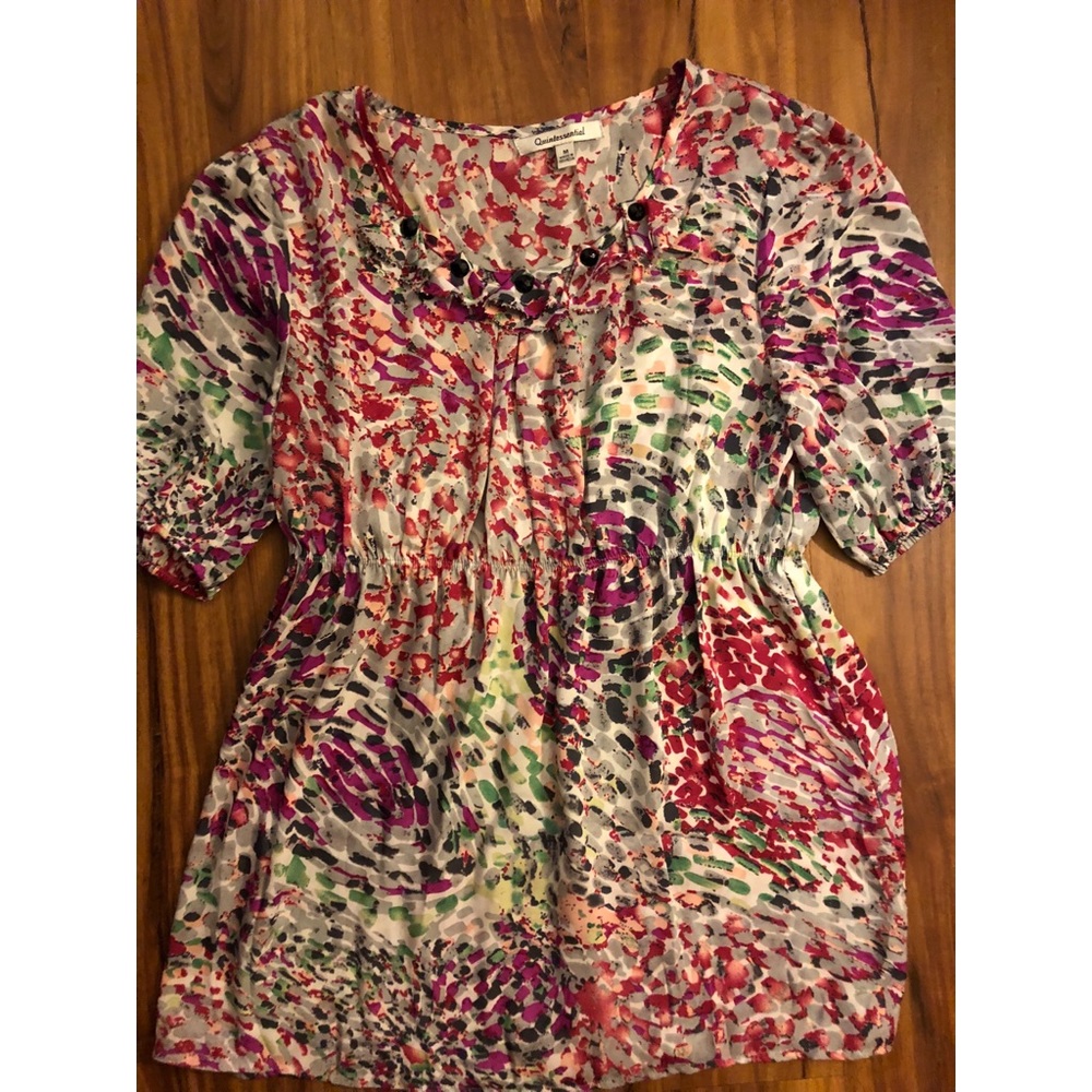 Quintessential multicolor top size Medium